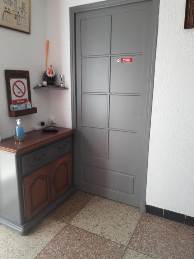 Le Rebattu 3 Διαμέρισμα Raphèle Εξωτερικό φωτογραφία