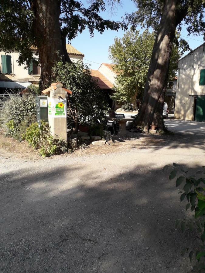 Le Rebattu 3 Διαμέρισμα Raphèle Εξωτερικό φωτογραφία